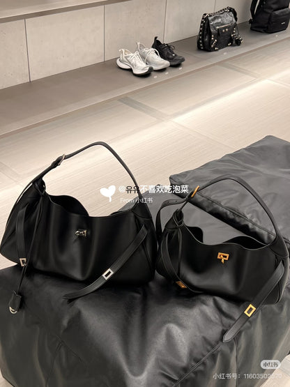 양 공장 / 발렌시아가 겨드랑이 가방