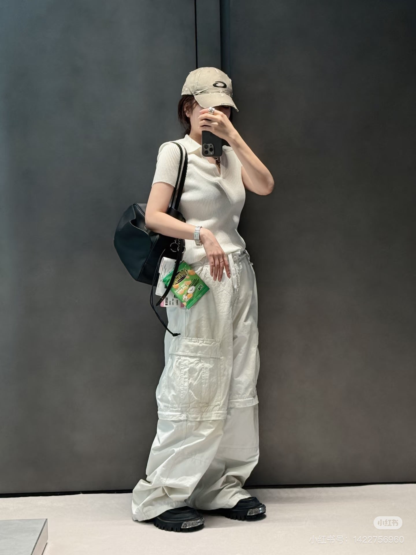 양 공장 / 발렌시아가 볼링백