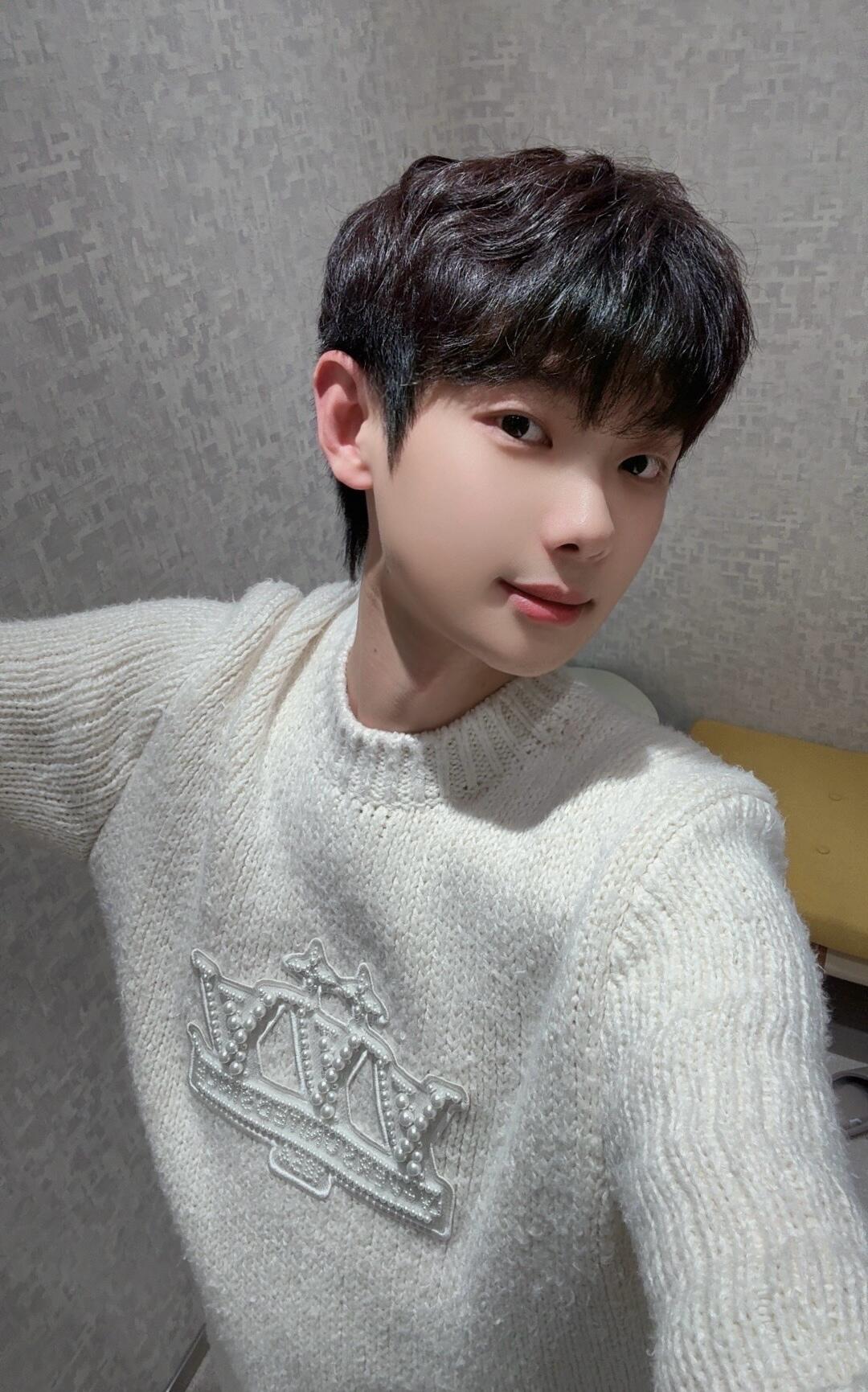 GTR / 루이비통 남성 자수 니트