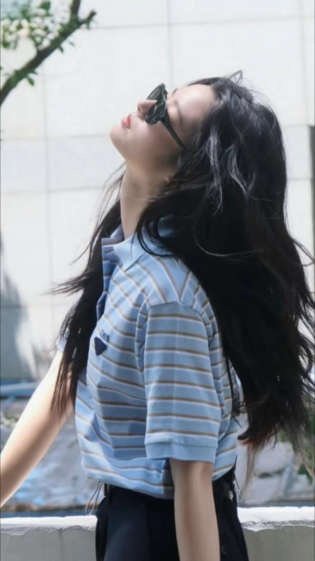 R공장 / 프라다 여성 니트 반팔