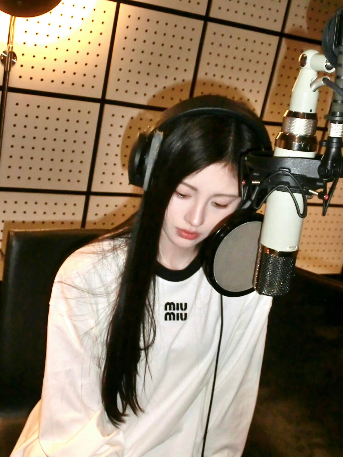 R공장 / 미우미우 남성 여성 자수 긴팔