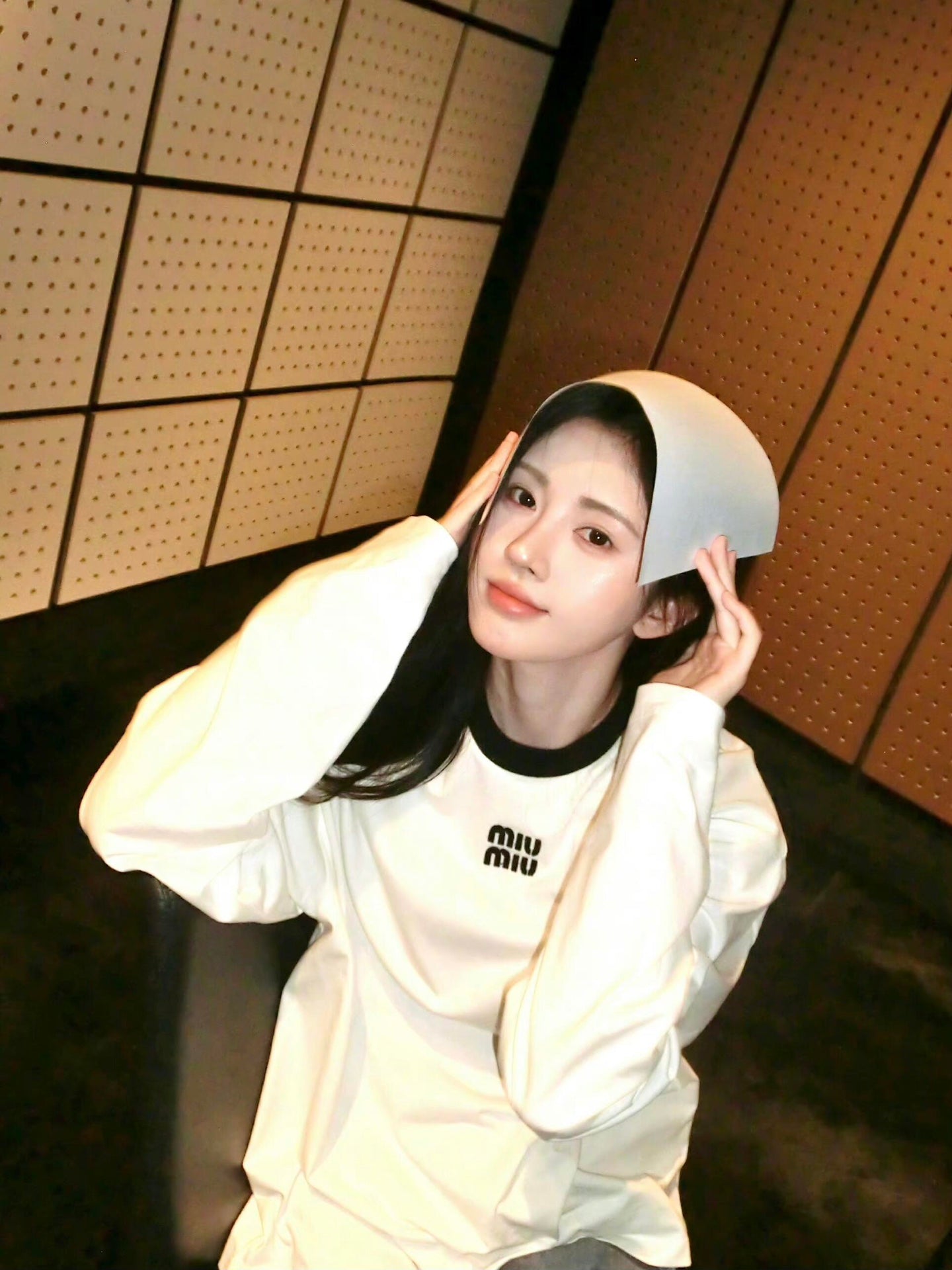 R공장 / 미우미우 남성 여성 자수 긴팔