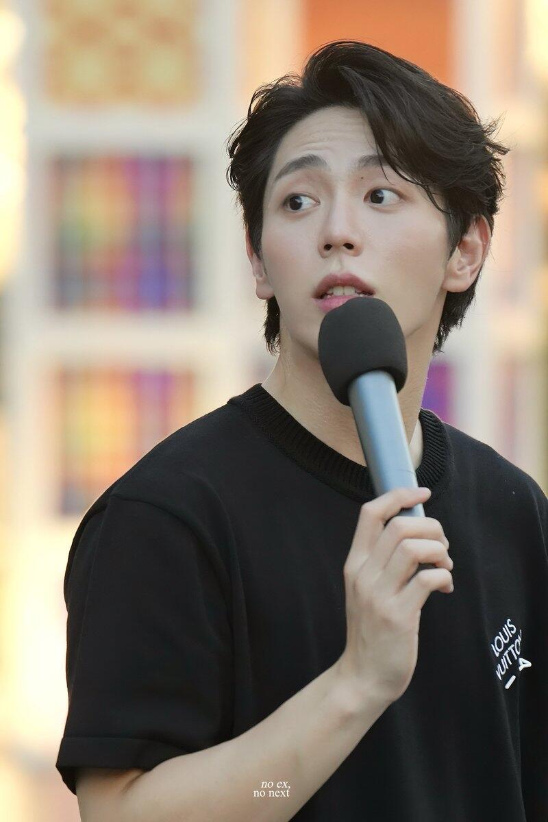 R공장 / 루이비통 남성 여성 로고 반팔