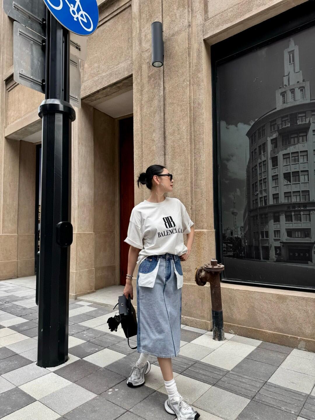R공장 / 발렌시아가 남성 미디엄 반팔