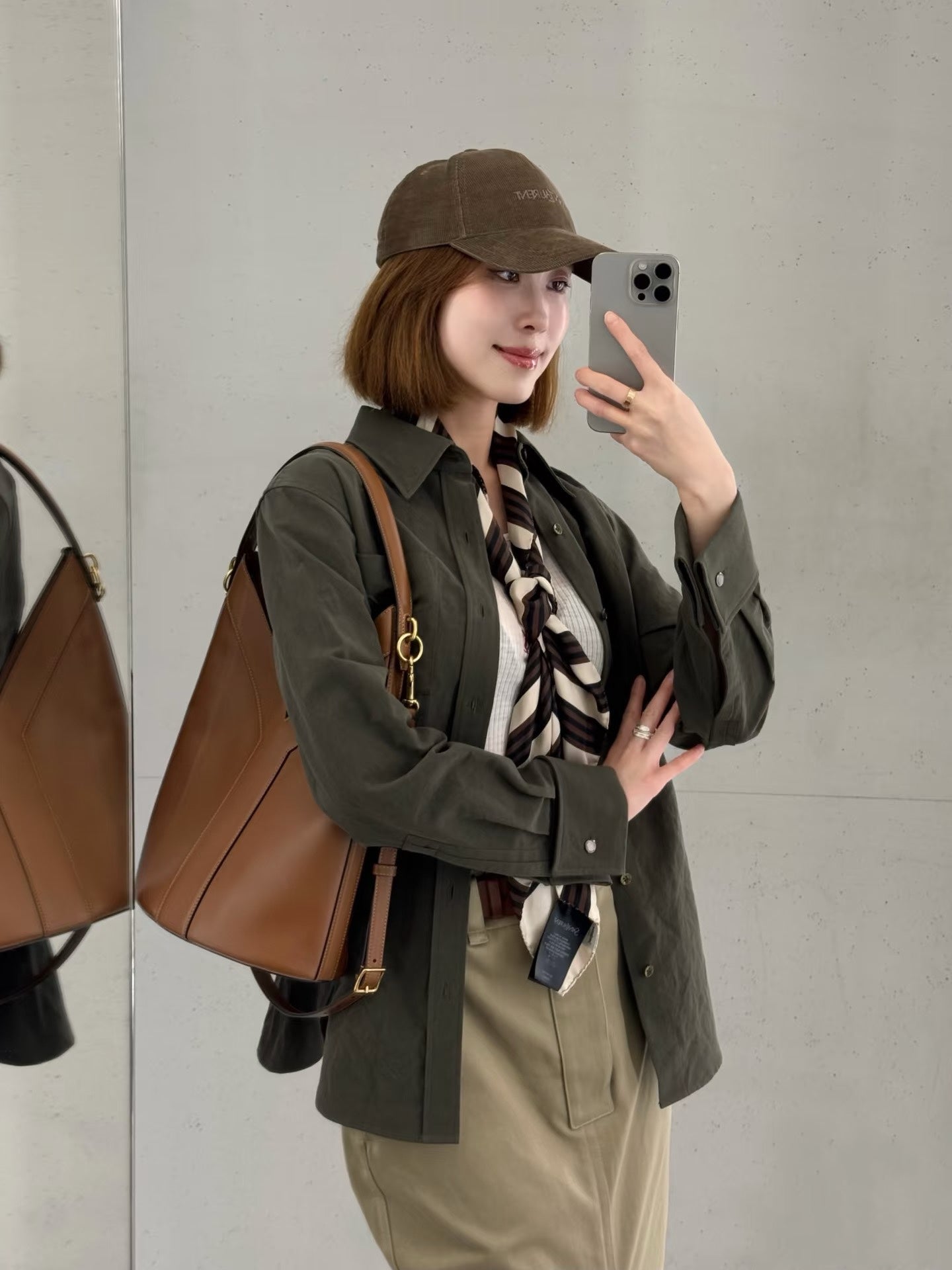 티모 공장 / 입생로랑 여성 셔츠
