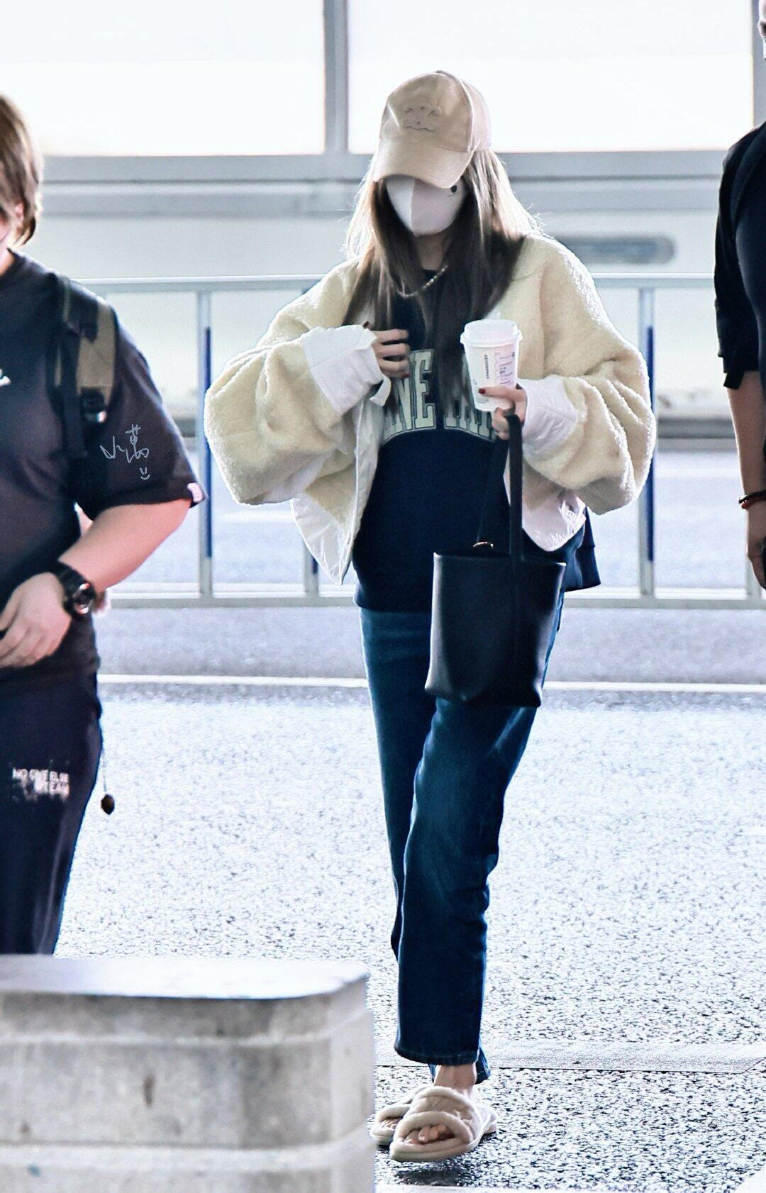 R공장 / 셀린느 여성 면 맨투맨