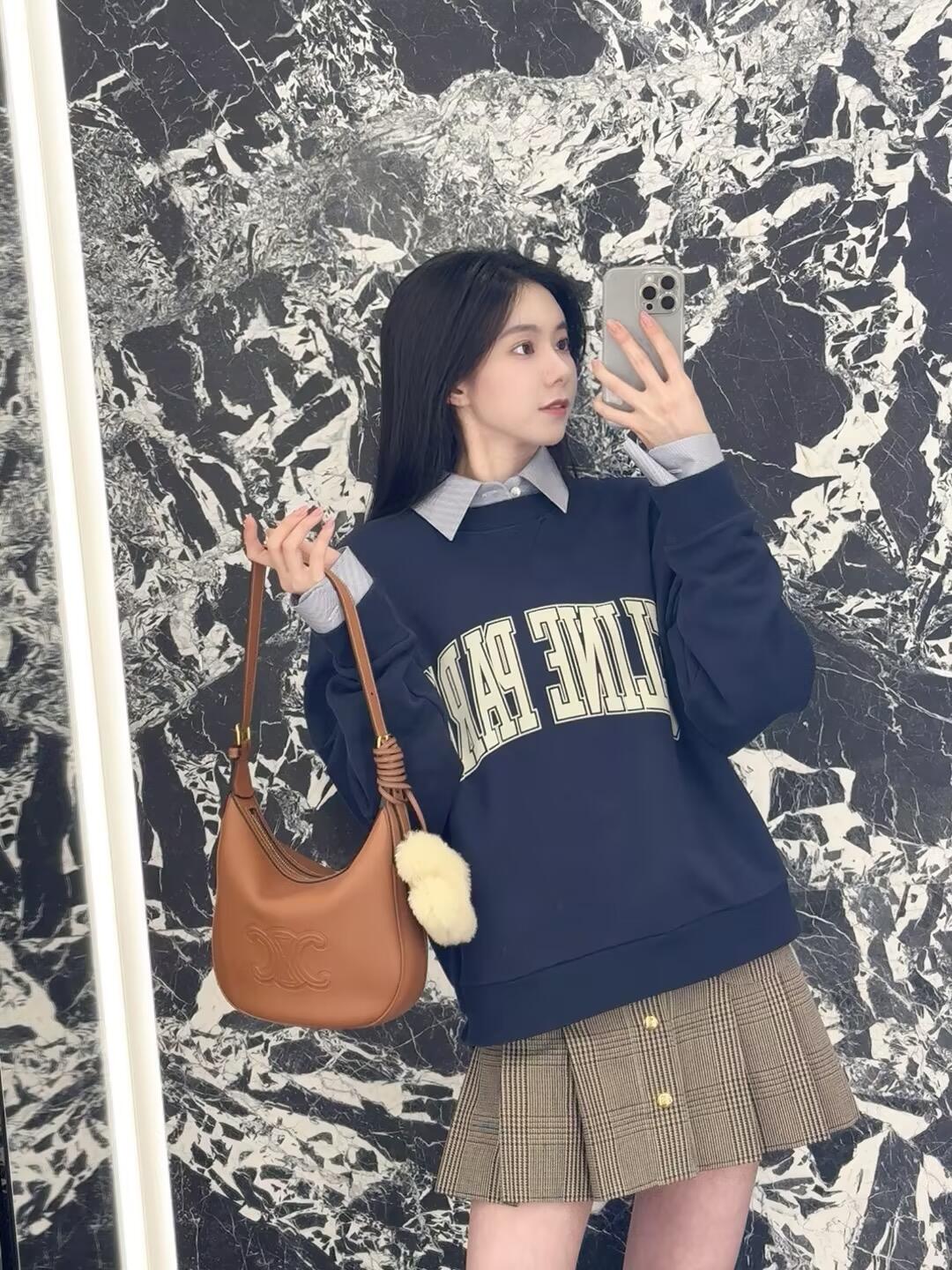 R공장 / 셀린느 여성 면 맨투맨