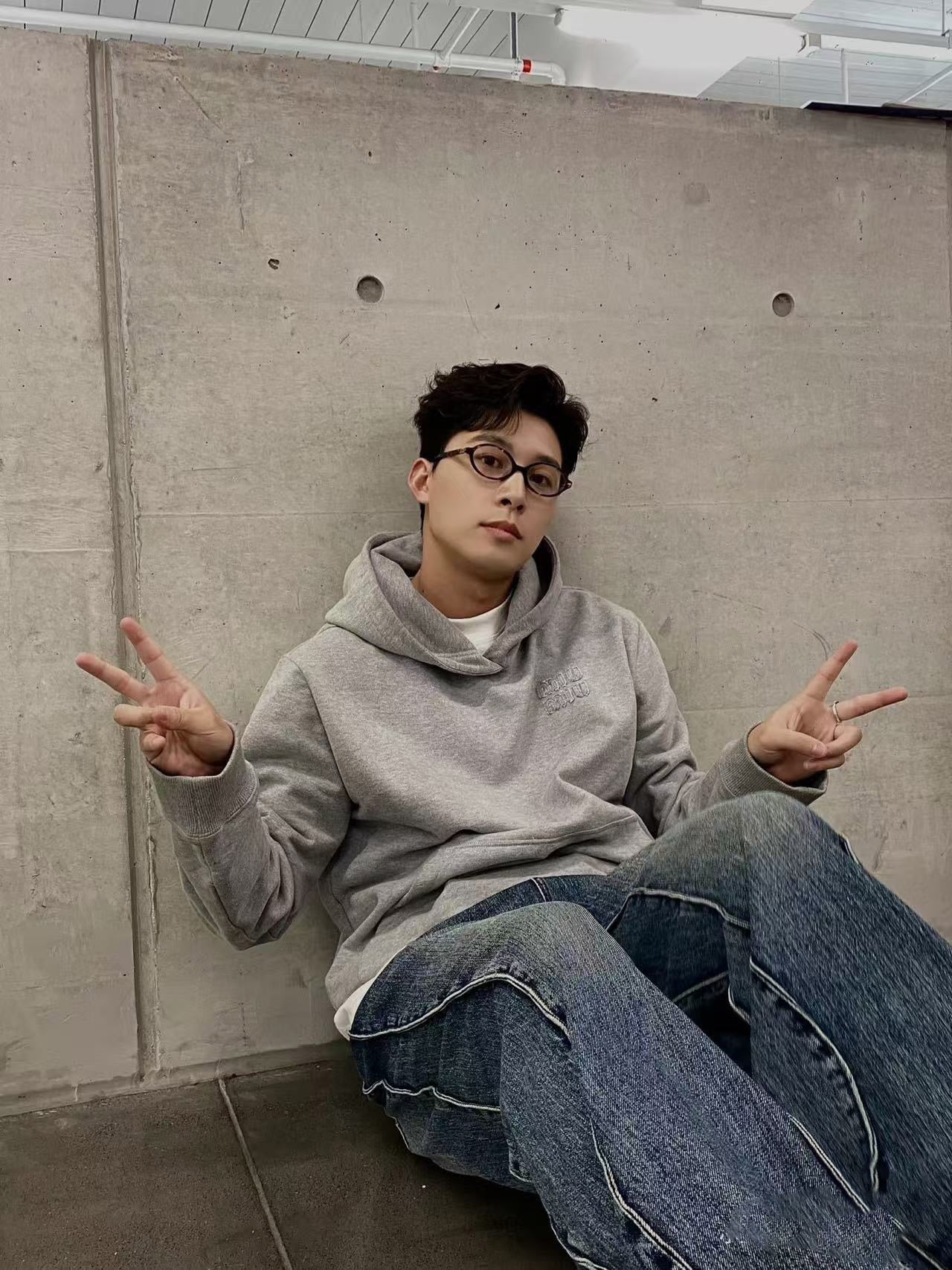 체인2호 / 미우미우 남성 여성 후드티 셔츠