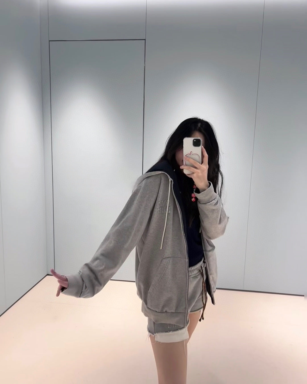 체인2호 / 미우미우 남성 여성 양면 맨투맨