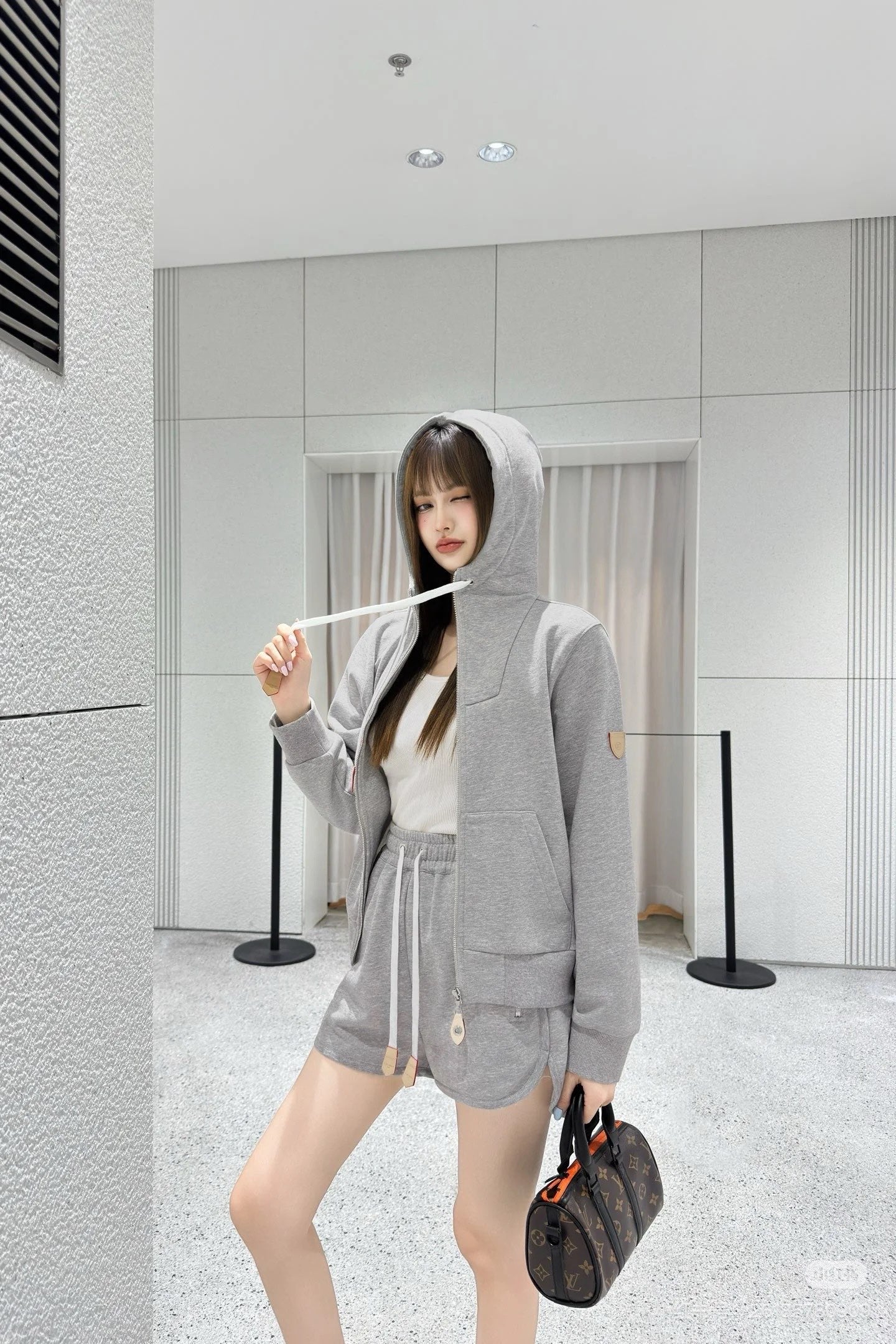 체인2호 / 루이비통 남성 여성 지퍼 맨투맨