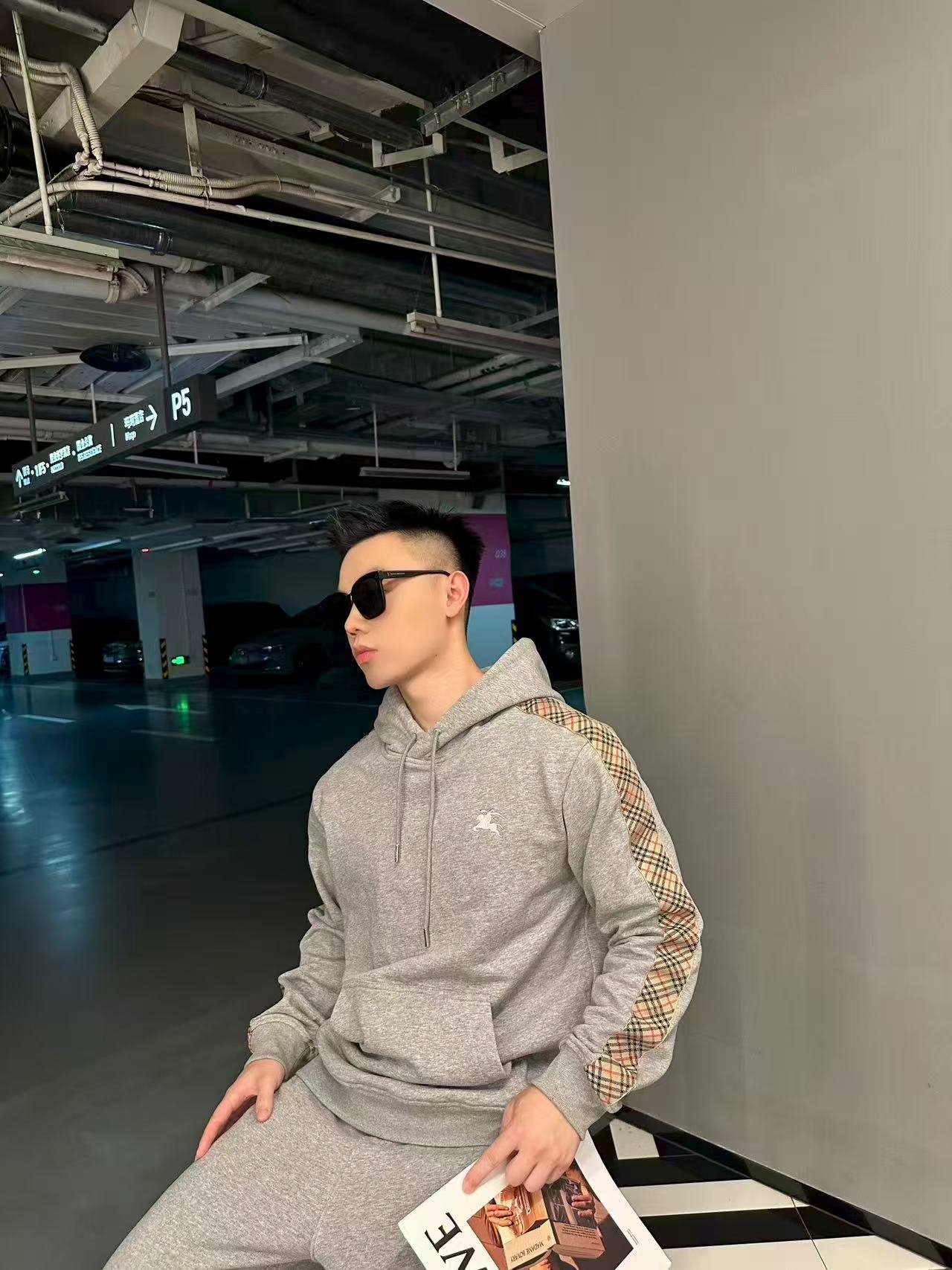체인2호 / 버버리 남성 후드티 셔츠