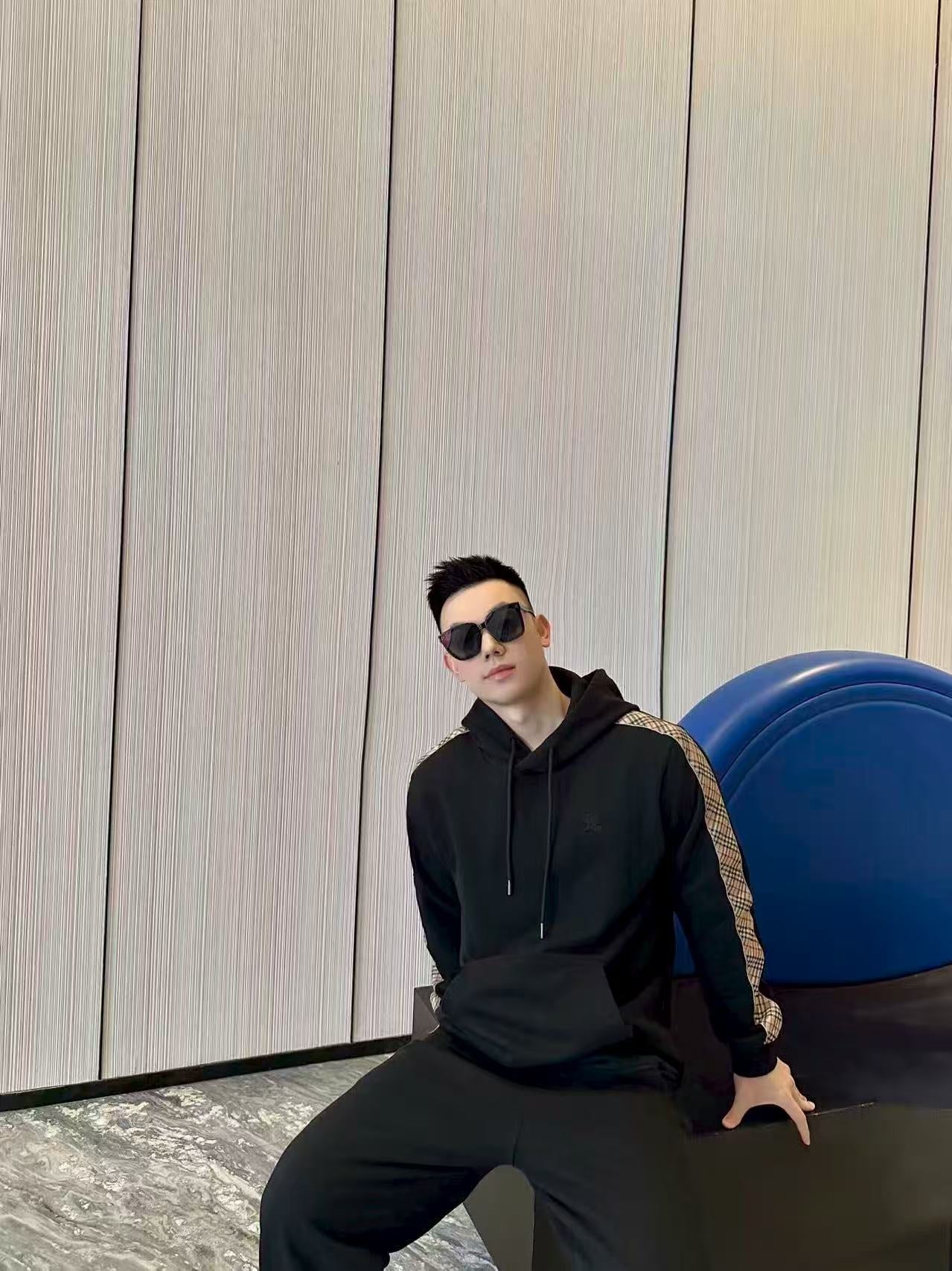체인2호 / 버버리 남성 후드티 셔츠