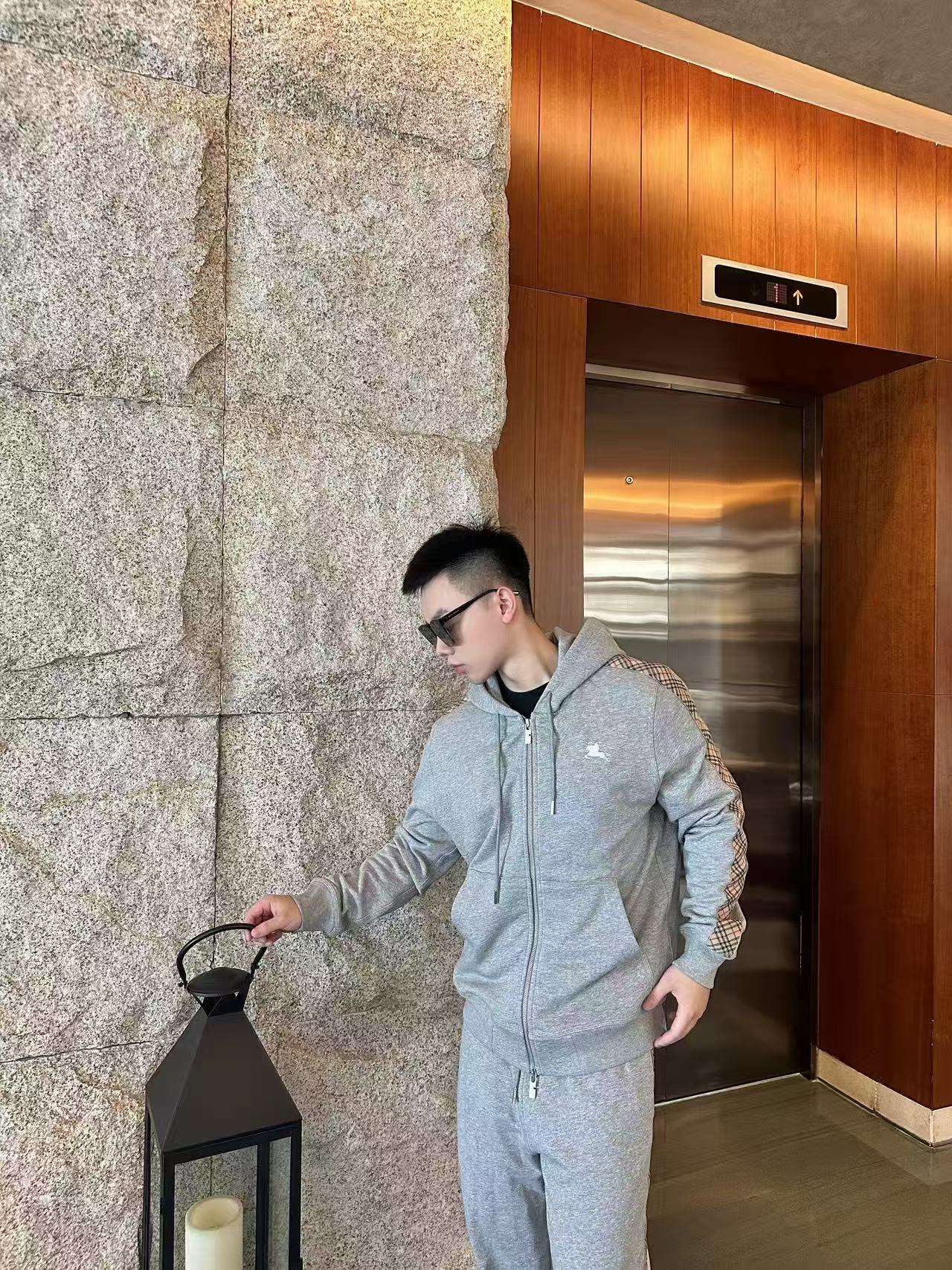 체인2호 / 버버리 남성 후드티 셔츠