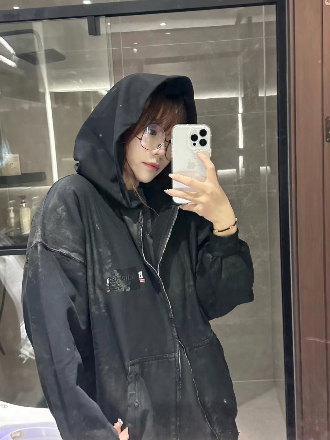 BVG / 발렌시아가 남성 코트