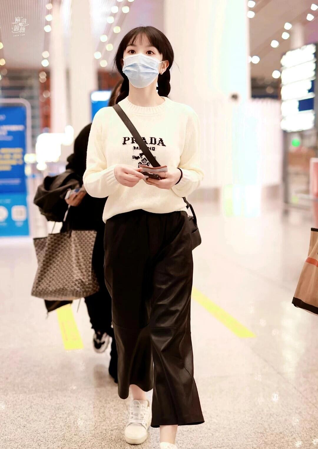 BVG / 프라다 남성 니트