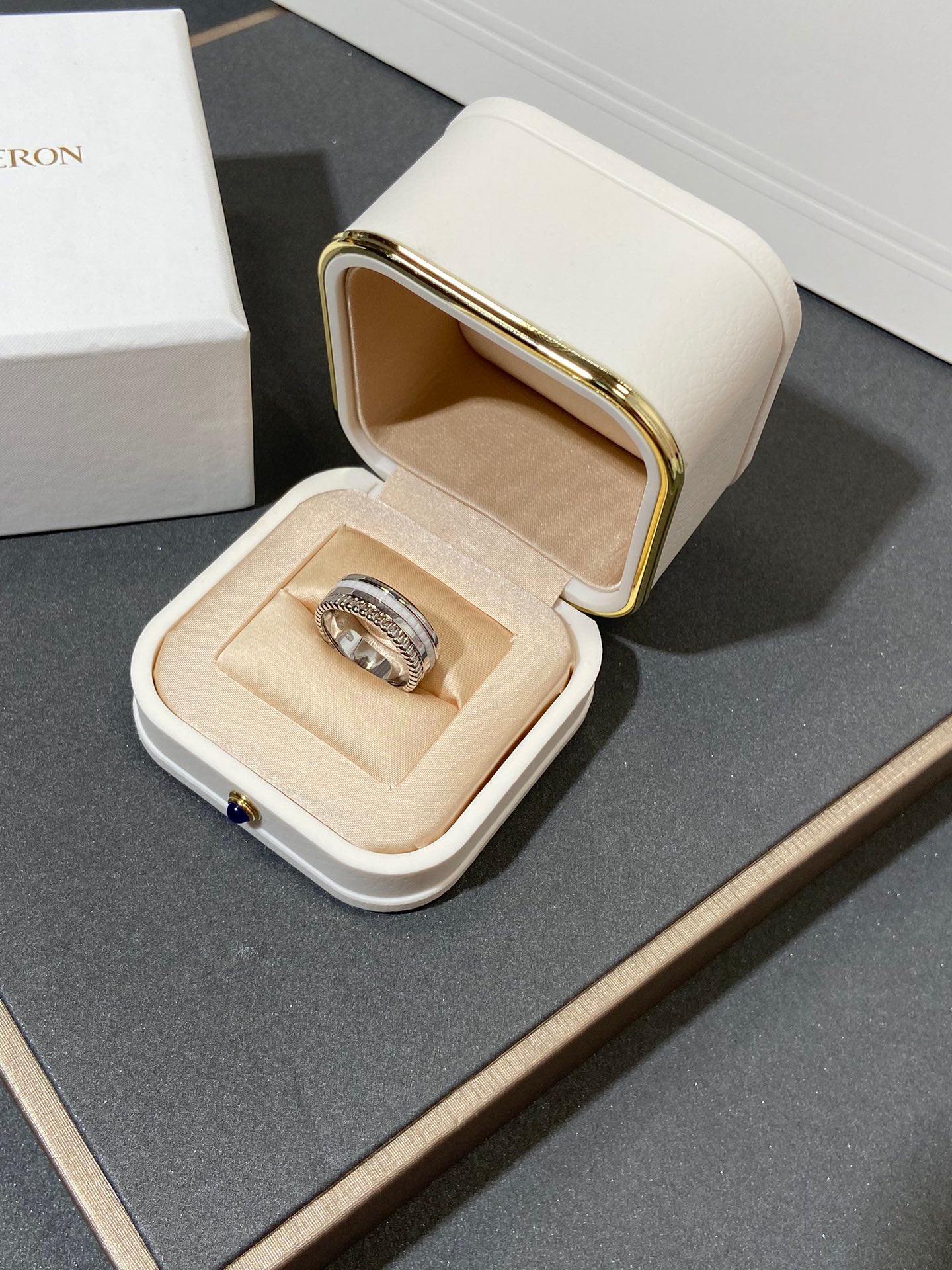 보스 악세사리 / BOUCHERON 반지