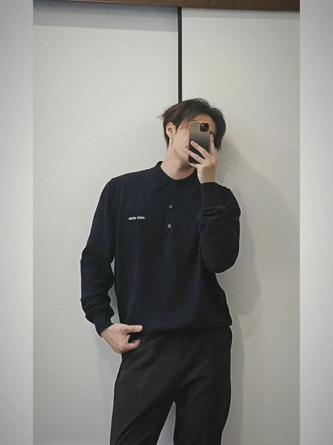 BVG / 미우미우 남성 여성 폴로넥 니트