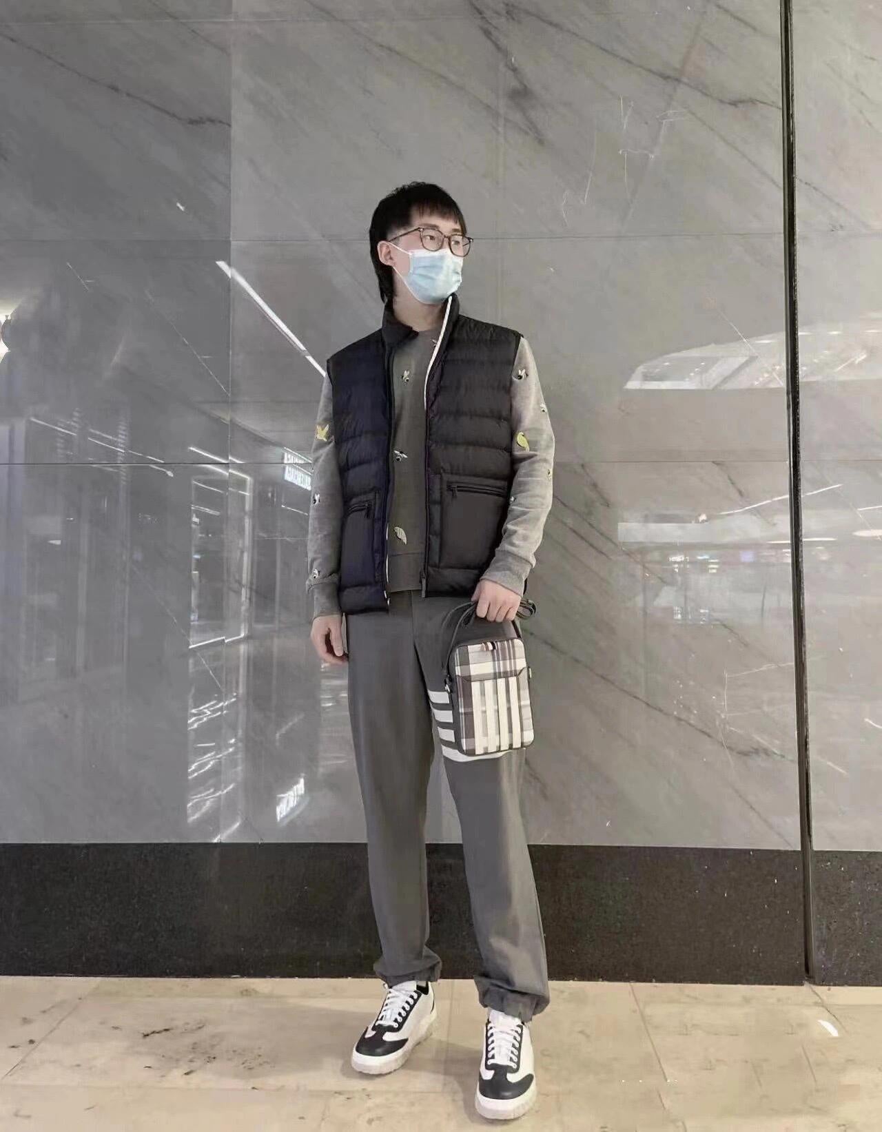 R공장 / 톰브라운 남성 패딩 조끼