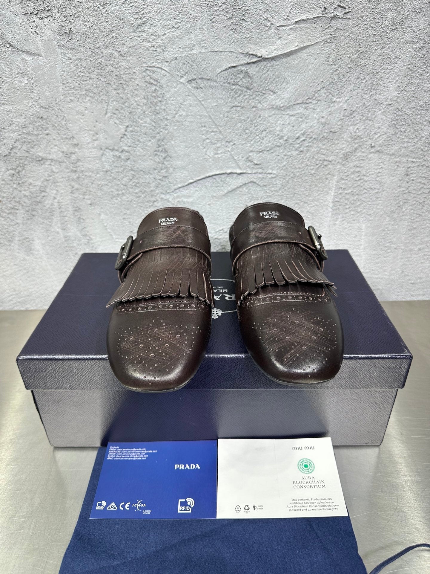빙 공장 / 프라다 남성 가죽 구두