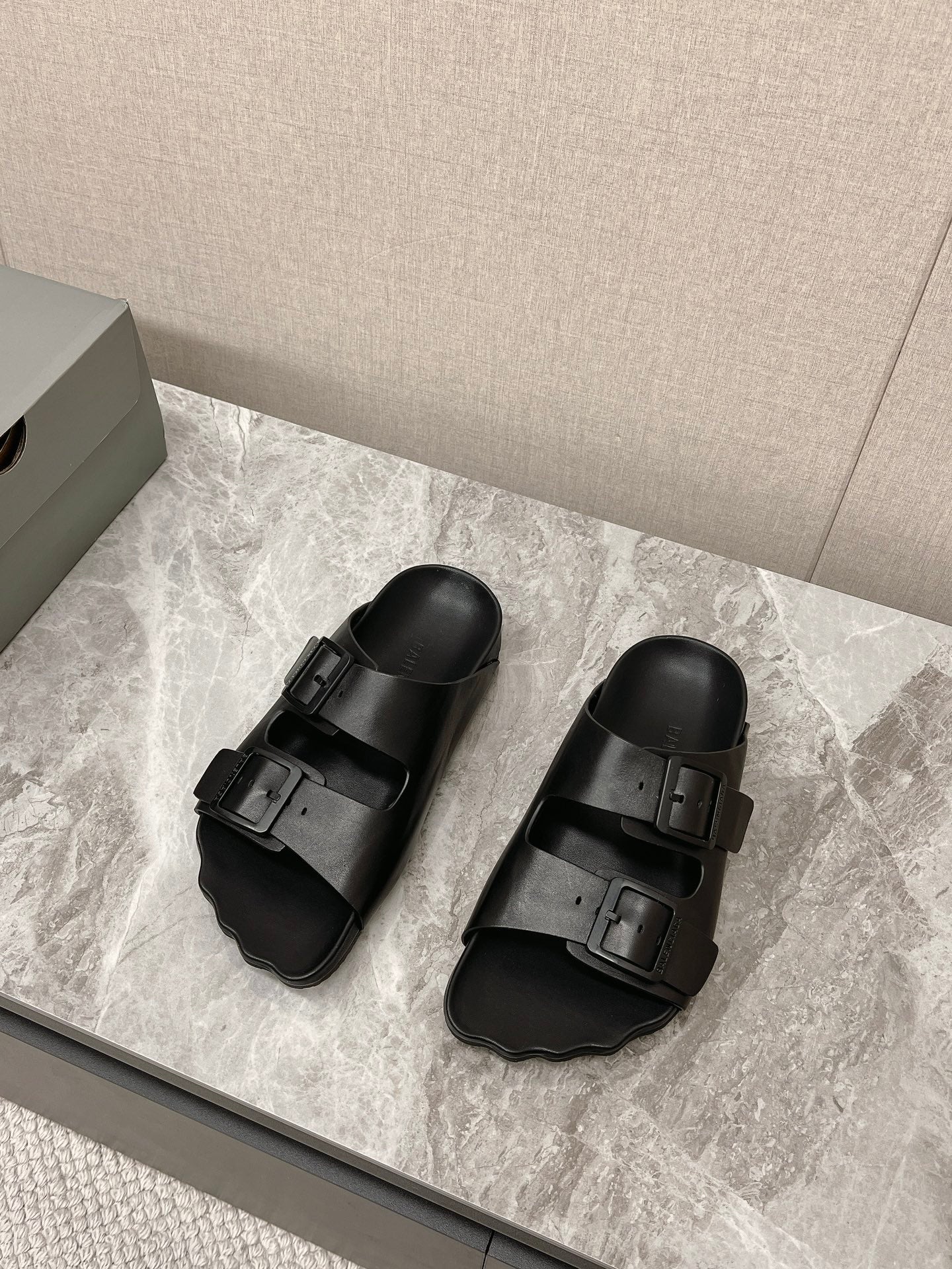 빙 공장 / 발렌시아가 남성 여성 슬리퍼