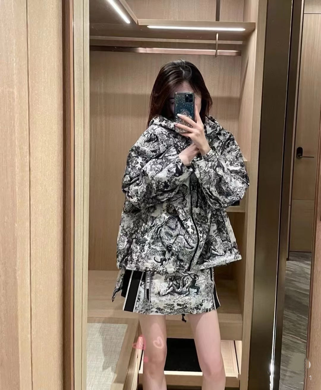 티모 공장 / 디올 여성 코트
