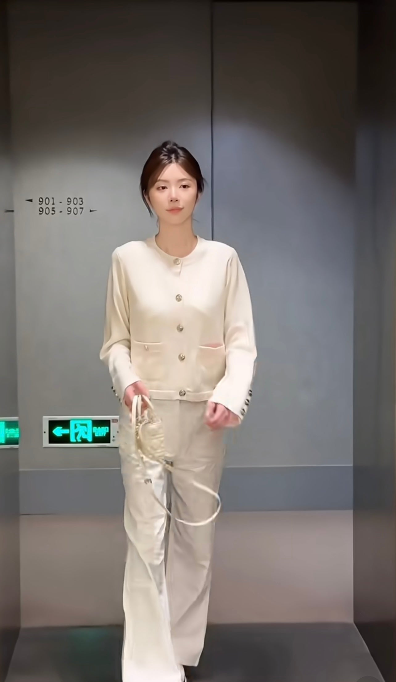 티모 공장 / 샤넬 여성 니트